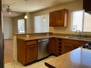 1240 Lobo Pl NE in Albuquerque, NM - Building Photo - Building Photo