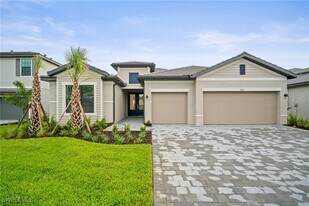 10617 Timber Crk Dr in Ft. Myers, FL - Building Photo