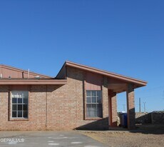 3558 E Glen Dr in El Paso, TX - Building Photo