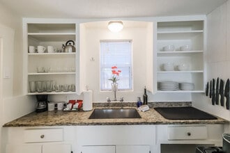 1327 W 21st St in Houston, TX - Building Photo - Building Photo