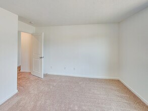 2056 White Oak Ln in Shelbyville, IN - Building Photo - Building Photo