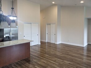 565 NE Fern Ave in Dallas, OR - Building Photo - Building Photo