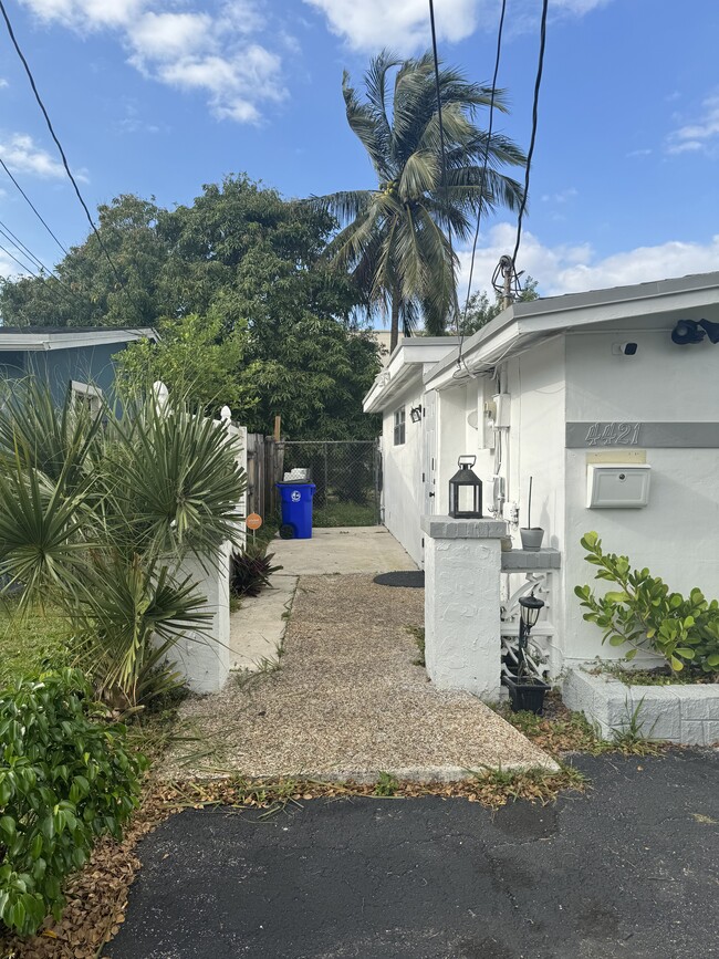 4421 NW 34th Ct in Lauderdale Lakes, FL - Building Photo - Building Photo