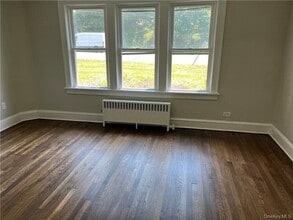 598 NY-303 in Blauvelt, NY - Building Photo - Building Photo