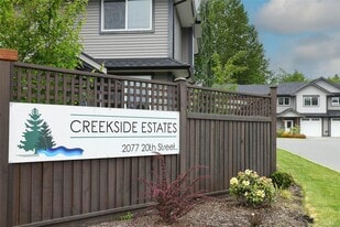 2077-2077 20th St in Courtenay, BC - Building Photo