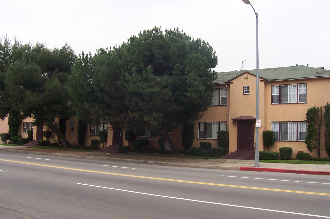 6301-6311 West Blvd in Los Angeles, CA - Foto de edificio