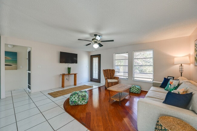 4261 Pearl Harbor Dr in Naples, FL - Building Photo - Building Photo