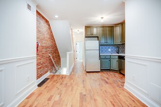 2226 N Sydenham St in Philadelphia, PA - Foto de edificio - Building Photo