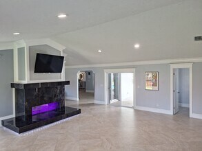 171 NE Caprona Ave in Port St. Lucie, FL - Building Photo - Building Photo