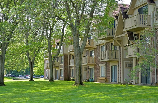 Sycamore Creek Apartments in Lake Orion, MI - Foto de edificio - Building Photo