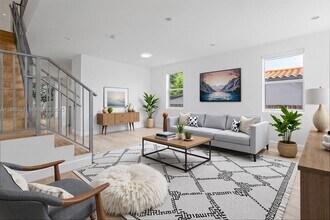 2784 SW 34th Ave in Miami, FL - Building Photo - Building Photo