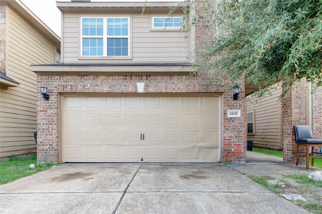 11017 Panther Ct in Houston, TX - Building Photo