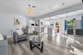 320 S Swinton Ave in Delray Beach, FL - Building Photo - Building Photo