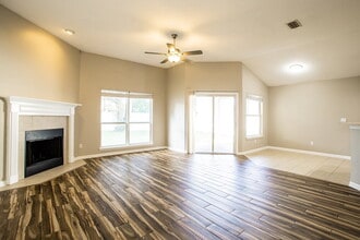 906 Thoroughbred Dr in Orange Park, FL - Building Photo - Building Photo