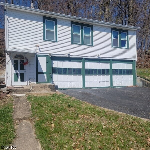 17 Budd St in Morristown, NJ - Building Photo