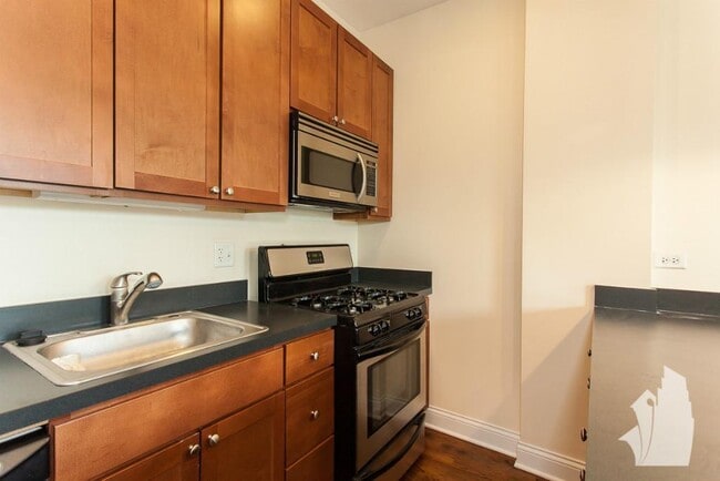 2831 N Albany Ave, Unit 3 in Chicago, IL - Building Photo - Building Photo