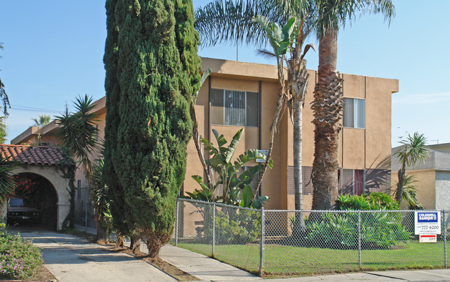 1928 S Garth Ave in Los Angeles, CA - Foto de edificio - Building Photo