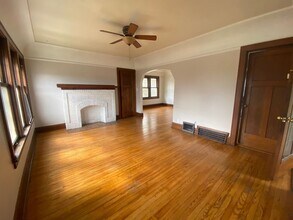 2257 N 72nd St in Wauwatosa, WI - Building Photo - Building Photo