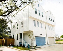 5203 Burress Springs Ln in Houston, TX - Building Photo - Building Photo