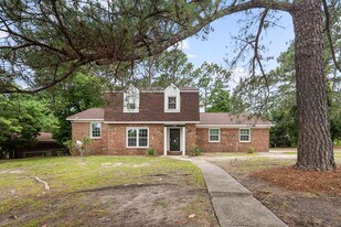 1720 Paisley Ave in Fayetteville, NC - Building Photo