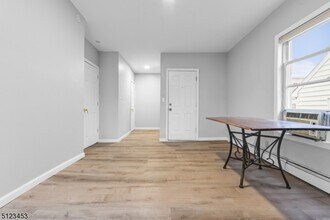 93 Front St-Unit -3 in Paterson, NJ - Building Photo - Building Photo