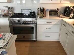50 Beach View Dr in Stamford, CT - Building Photo - Building Photo