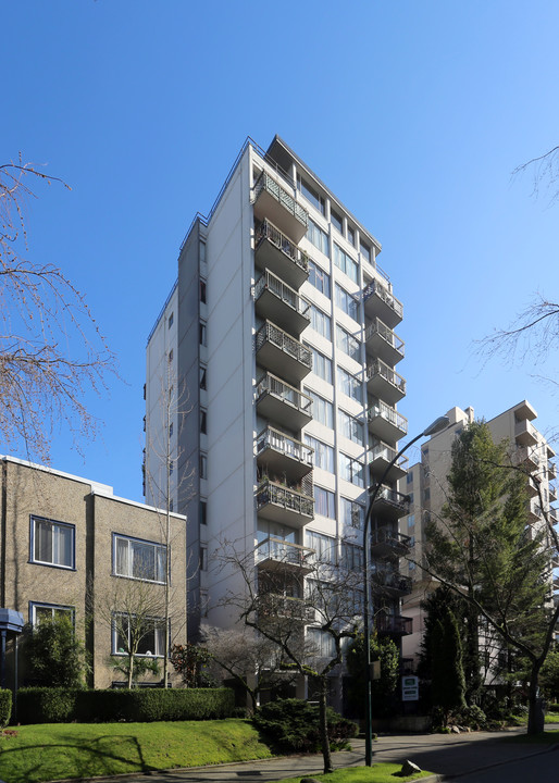 Newport Towers in Vancouver, BC - Building Photo