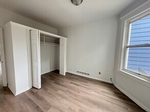 346 Armstrong Ave, Unit 2 in Jersey City, NJ - Building Photo - Building Photo