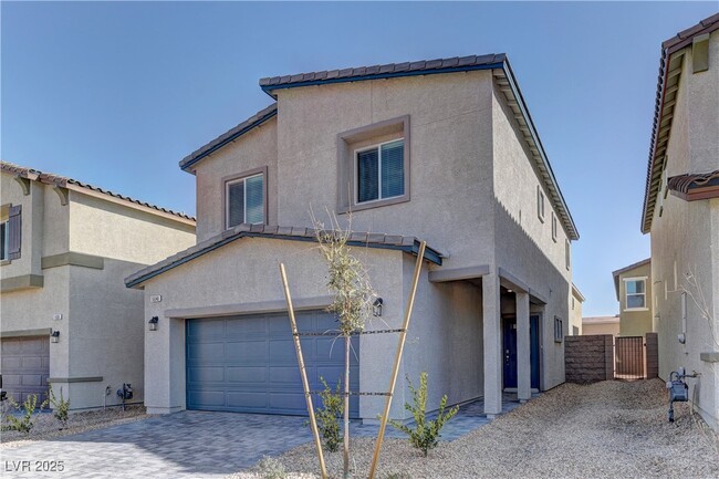 10040 S Ullom Dr in Las Vegas, NV - Building Photo - Building Photo