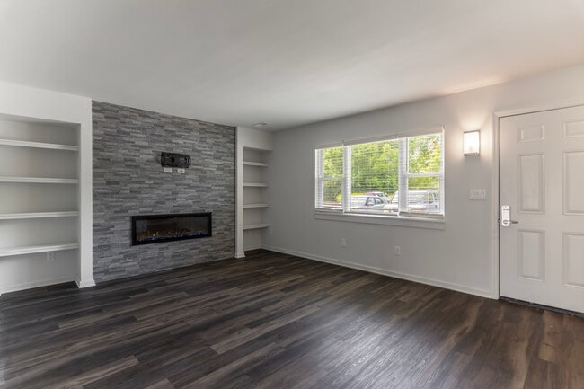 North Park Townhomes in Cincinnati, OH - Building Photo - Building Photo