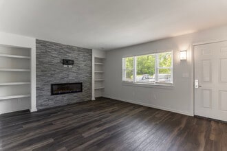 North Park Townhomes in Cincinnati, OH - Building Photo - Building Photo