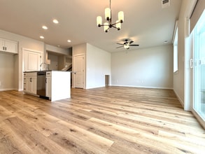 222 W Haniken St in Meridian, ID - Building Photo - Building Photo