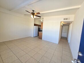 6251 N 48th Ave in Glendale, AZ - Building Photo - Building Photo