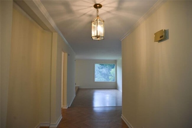 5218 Meadowcreek Dr in Dunwoody, GA - Building Photo - Building Photo