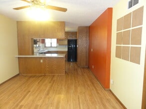 610 N Logan St in Chapman, KS - Building Photo - Building Photo