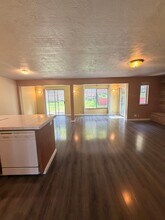 2611 Park Forest Dr in Eugene, OR - Building Photo - Building Photo