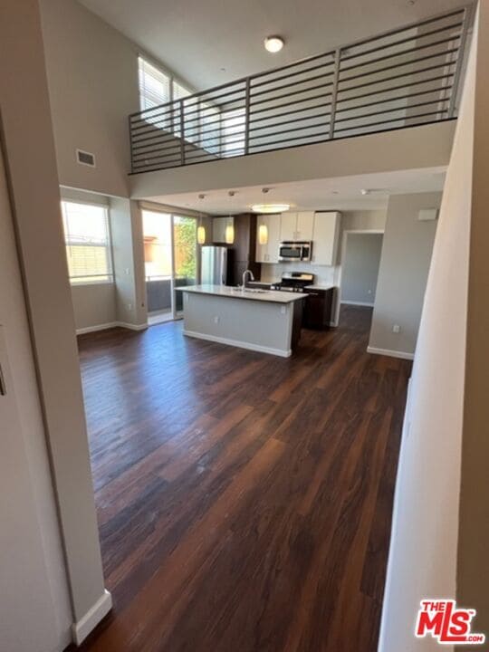 1000 Lake St in Los Angeles, CA - Building Photo - Building Photo