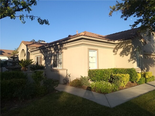 40354 Vía Marisa in Murrieta, CA - Building Photo - Building Photo