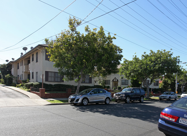 2032-2106 Delaware Ave in Santa Monica, CA - Foto de edificio - Building Photo