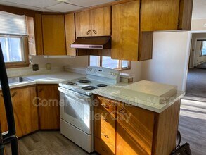 217 Central Ave S in Valley City, ND - Building Photo - Building Photo