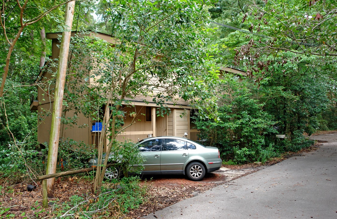 303 Vantage Point Ln in Tallahassee, FL - Building Photo