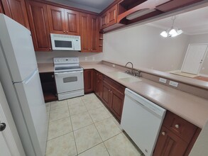 1517 Crescent Hills Dr in Tallahassee, FL - Building Photo - Building Photo