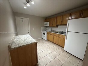 5940 NW 20th St in Lauderhill, FL - Building Photo - Building Photo