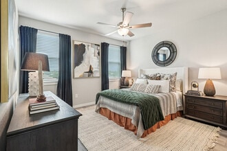 Solstice Springs - Townhomes for Rent in New Braunfels, TX - Building Photo - Building Photo