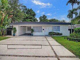 281 NE 112th St in Miami, FL - Building Photo
