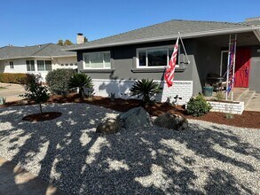 6106 N 10th St in Fresno, CA - Building Photo - Building Photo