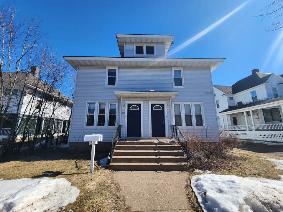 731 3rd Ave in Eau Claire, WI - Foto de edificio