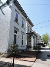 415 Warner St in Cincinnati, OH - Foto de edificio - Building Photo