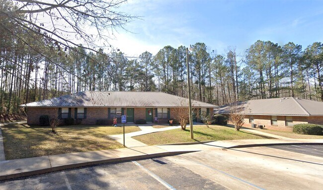 125 Robin Rd in Wedowee, AL - Foto de edificio - Building Photo