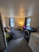 35 Dunham Rd, Unit B in Portland, CT - Building Photo - Building Photo